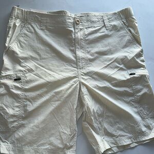 NWT Grey IZOD Cargo Shorts
